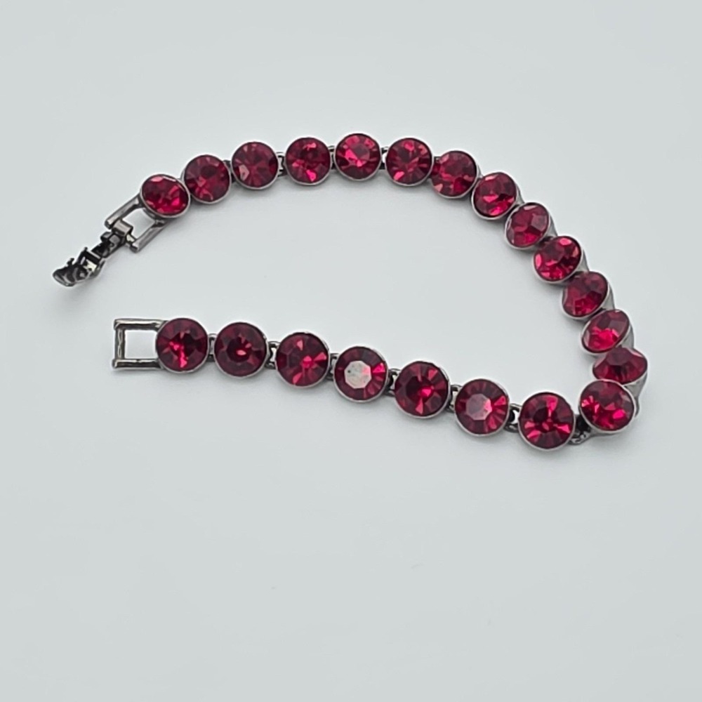 New! GIVENCHY Signed Tennis Bracelet Red SWAROVSKI Crystals Gunmetal Gray 7" - Picture 11 of 13